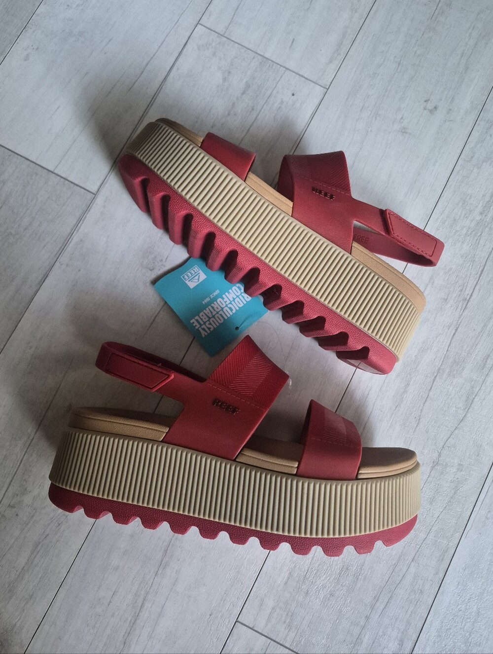 REEF NEW Water Vista Higher Sandals - Picture 2 of 9